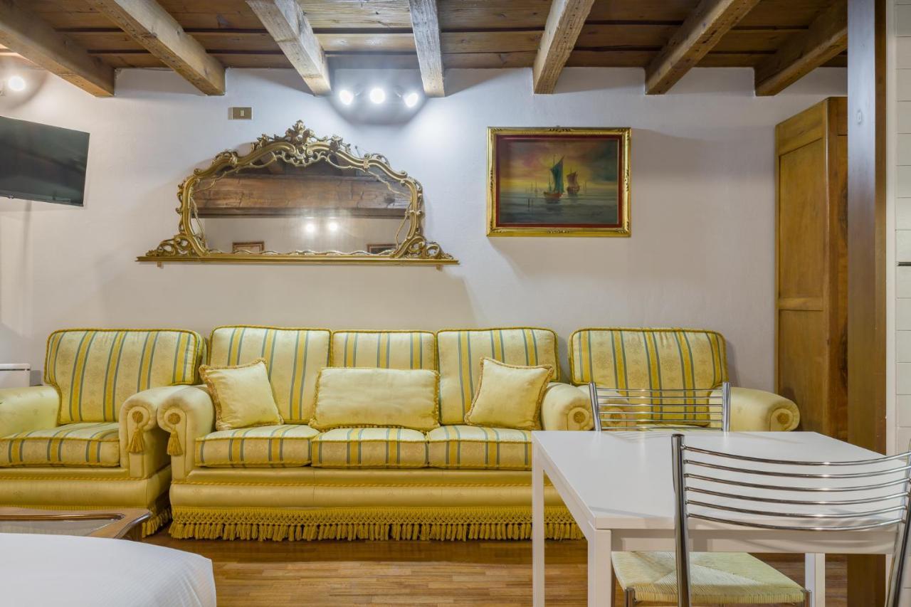 Leoncin D'Oro Apartment Verona Exterior photo